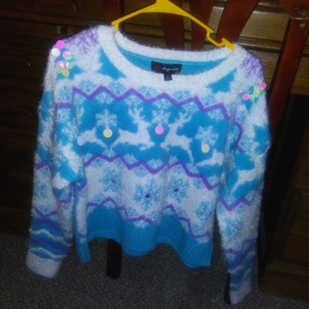 33 Degrees Sequins, Reindeer, Snowflake Acrylic Christmas Sweater. Sz. Women M